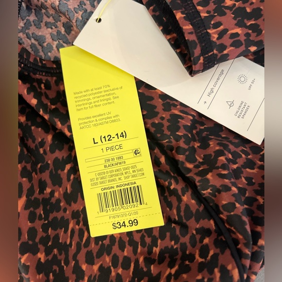 All In Motion UPF 50 Rash Guard Top. - Picture 4 of 6